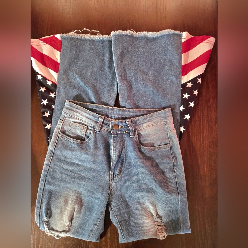 Bell Buttom American Jeans Size Small